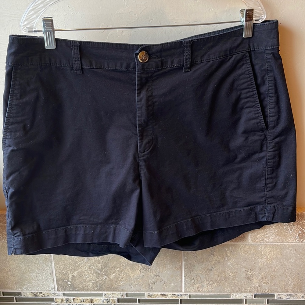 Old Navy Women’s Size 16 Black Chino Shorts